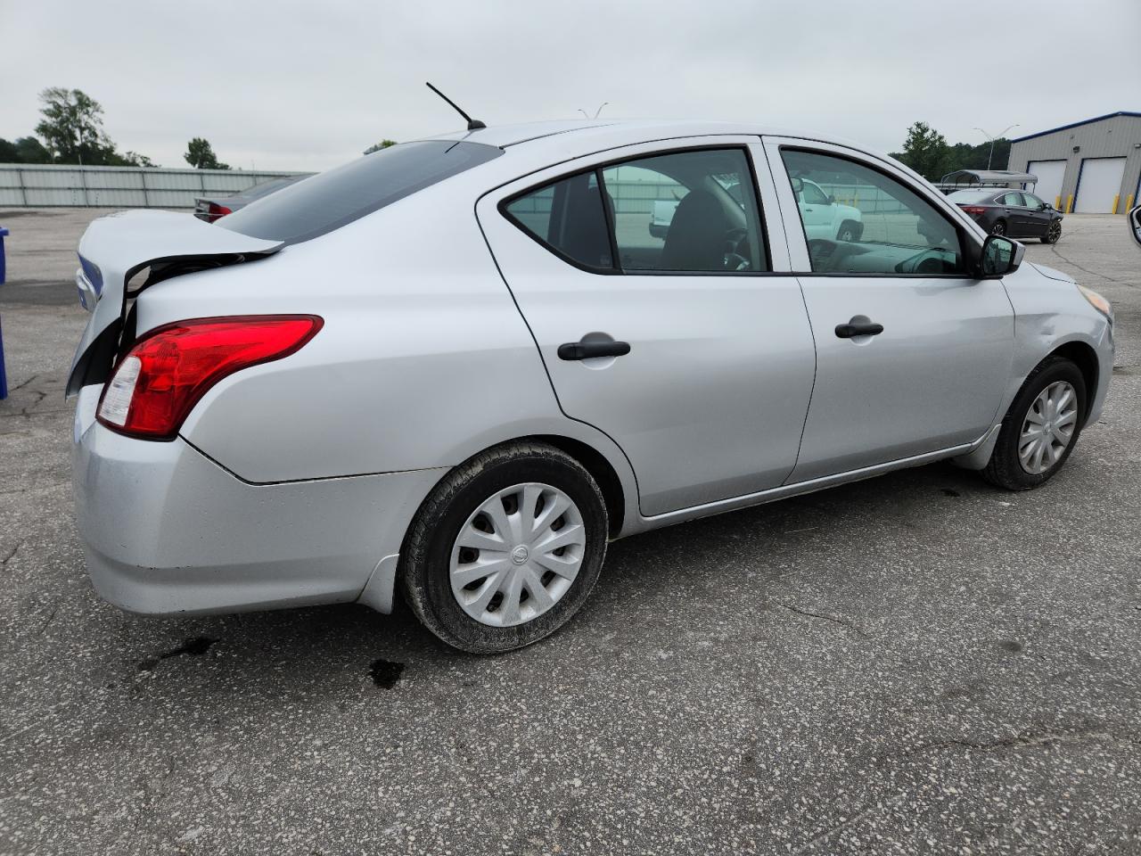 Nissan Versa S Image 12