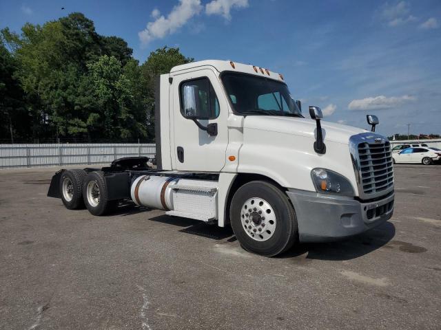  Salvage Freightliner Cascadia 1