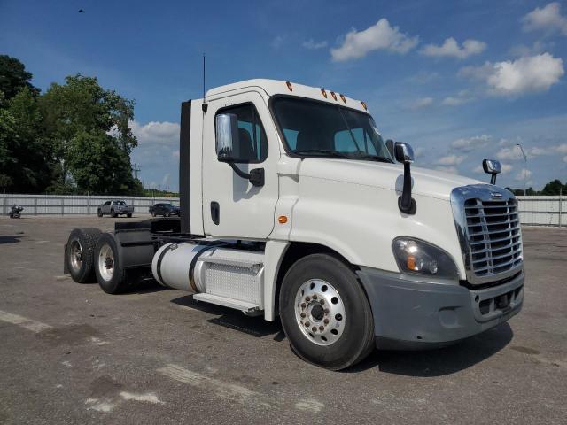  Salvage Freightliner Cascadia 1