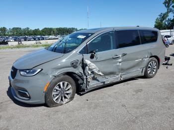  Salvage Chrysler Pacifica