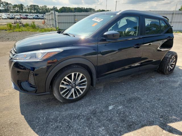  Salvage Nissan Kicks