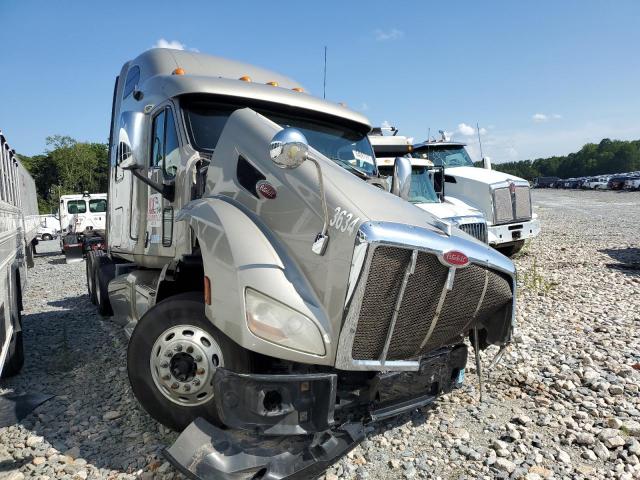  Salvage Peterbilt 587