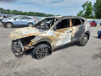  Salvage Hyundai TUCSON