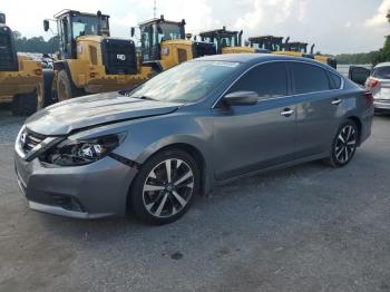  Salvage Nissan Altima