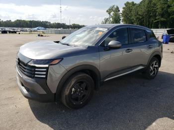  Salvage Nissan Kicks