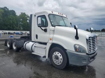  Salvage Freightliner Cascadia 1