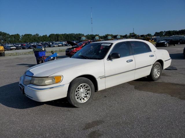  Salvage Lincoln Towncar