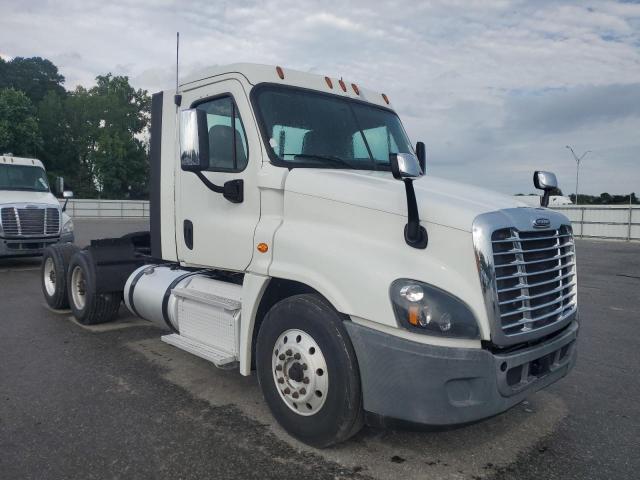  Salvage Freightliner Cascadia 1