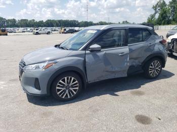  Salvage Nissan Kicks