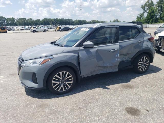  Salvage Nissan Kicks