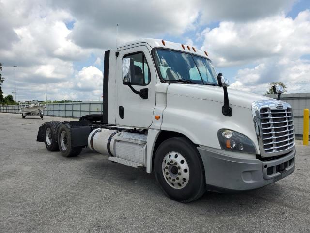  Salvage Freightliner Cascadia 1