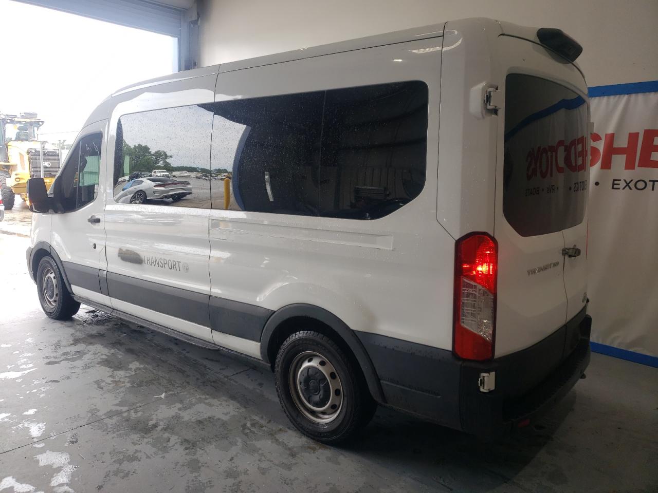Ford Transit T-350 Image 12