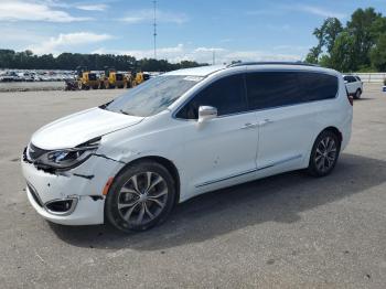  Salvage Chrysler Pacifica
