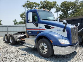  Salvage Peterbilt 579