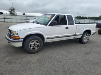  Salvage Chevrolet S-10