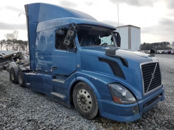  Salvage Volvo Vn