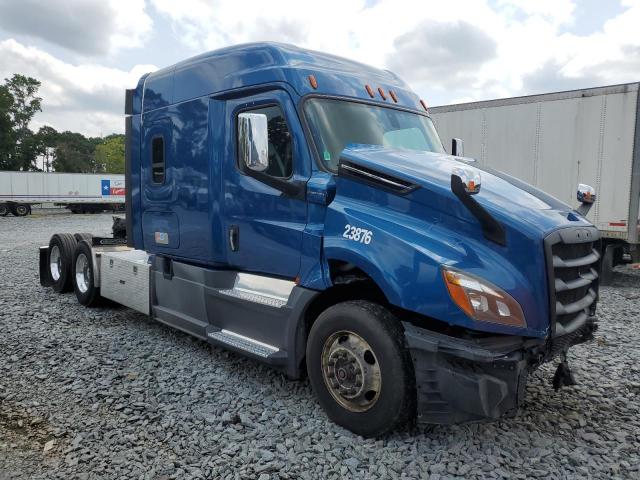  Salvage Freightliner Cascadia 1