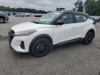  Salvage Nissan Kicks