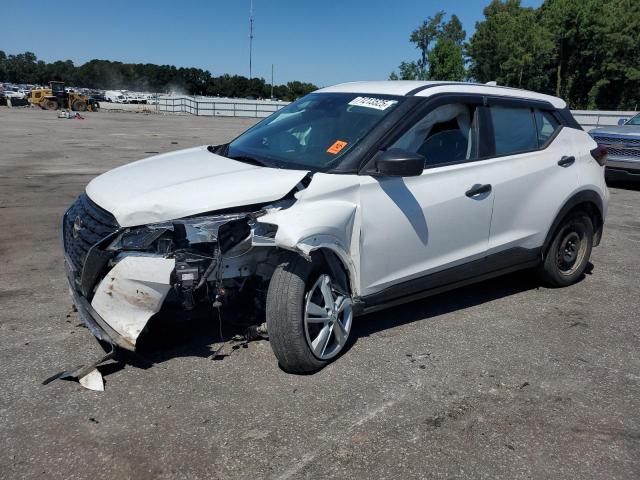  Salvage Nissan Kicks