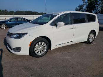  Salvage Chrysler Pacifica