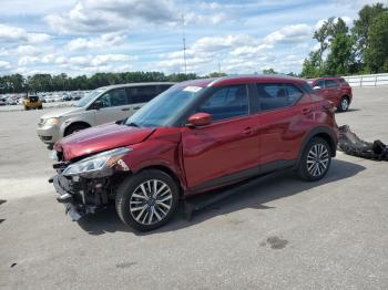  Salvage Nissan Kicks