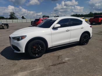  Salvage Alfa Romeo Stelvio