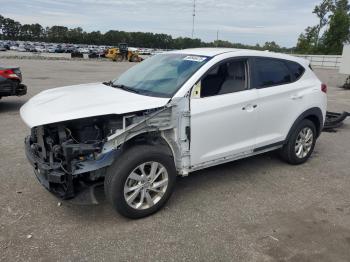  Salvage Hyundai TUCSON