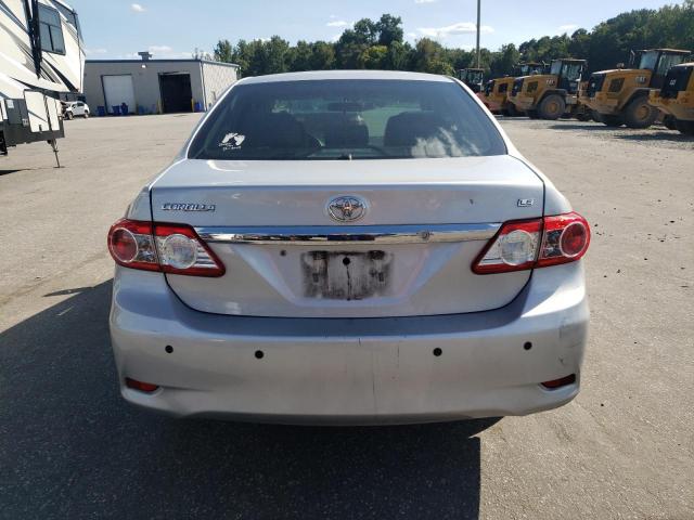 Toyota Corolla Base Image 9