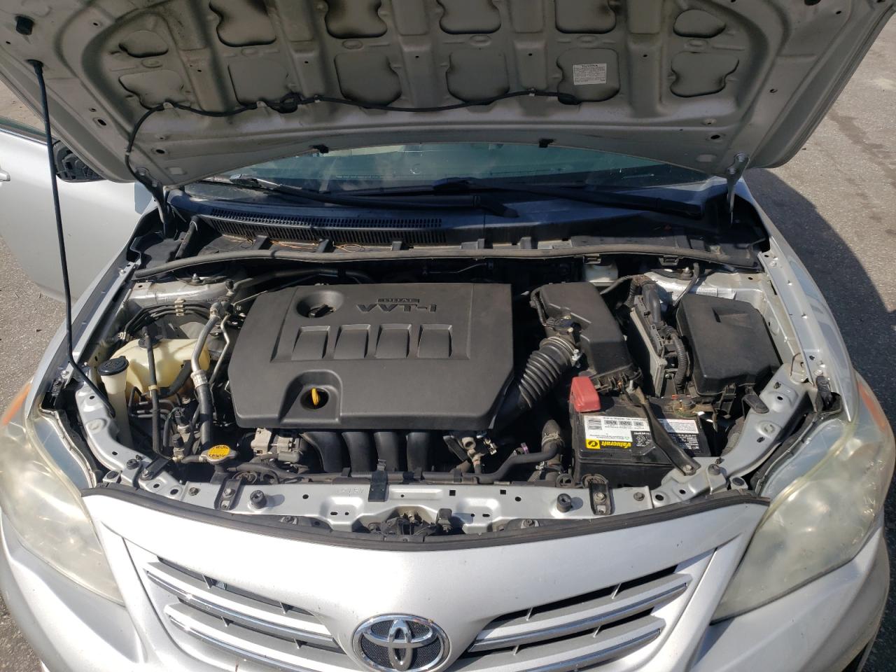 Toyota Corolla Base Image 12