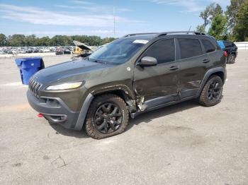  Salvage Jeep Cherokee