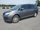 Toyota Sienna Le Image 1