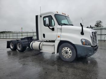  Salvage Freightliner Cascadia 1