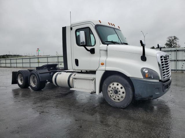  Salvage Freightliner Cascadia 1