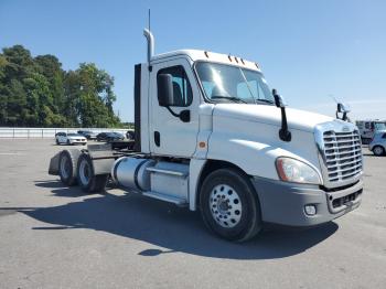  Salvage Freightliner Cascadia 1