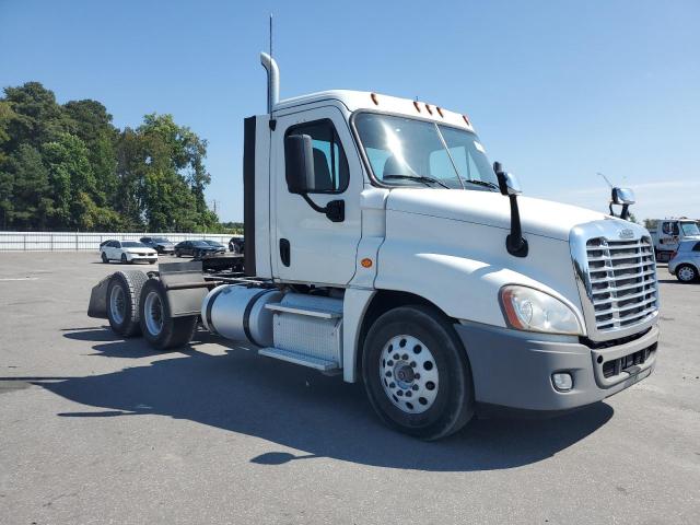  Salvage Freightliner Cascadia 1