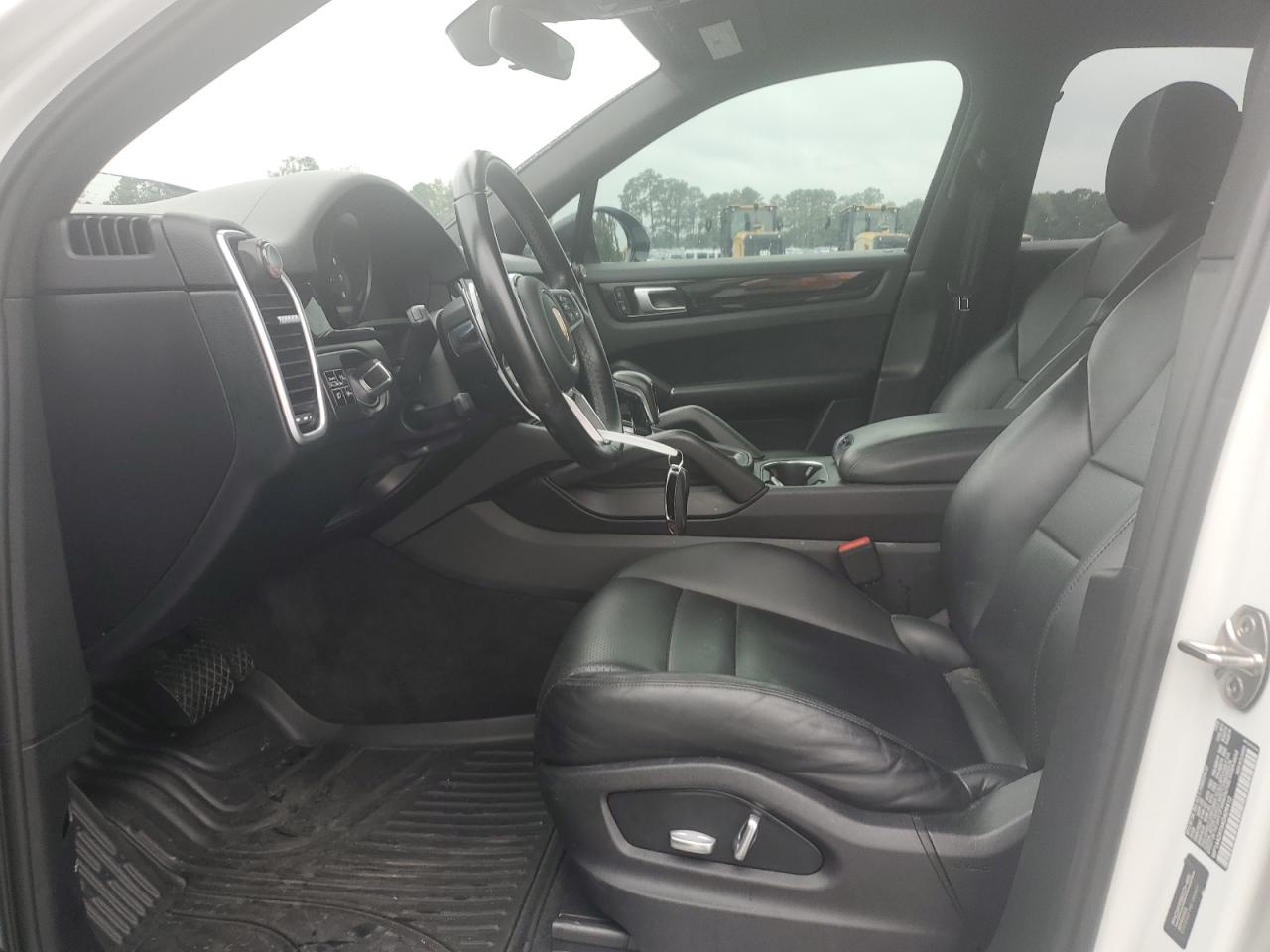 Porsche Cayenne Image 2