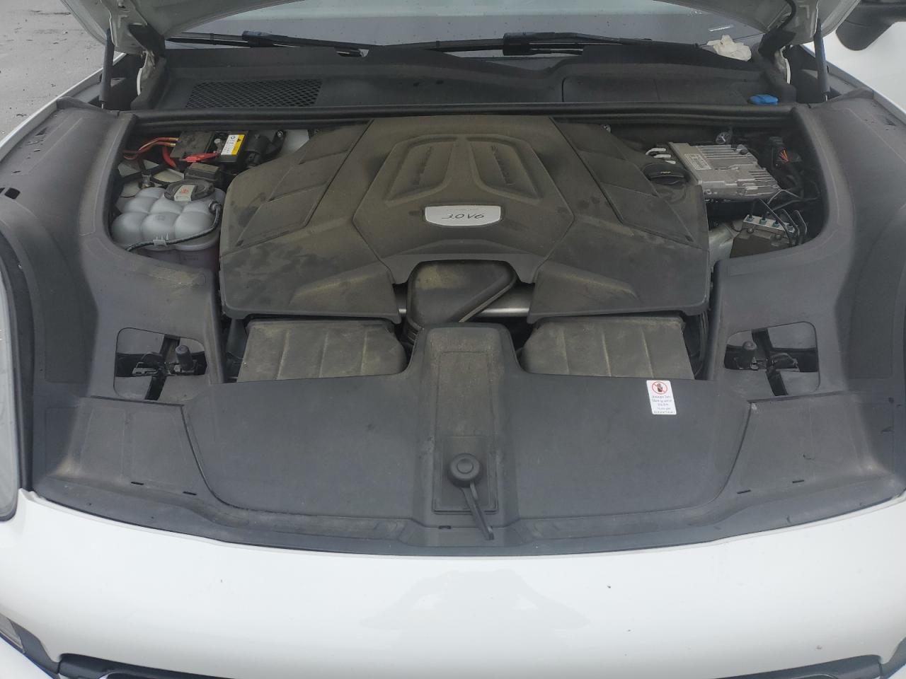 Porsche Cayenne Image 11