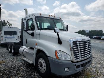  Salvage Freightliner Cascadia 1