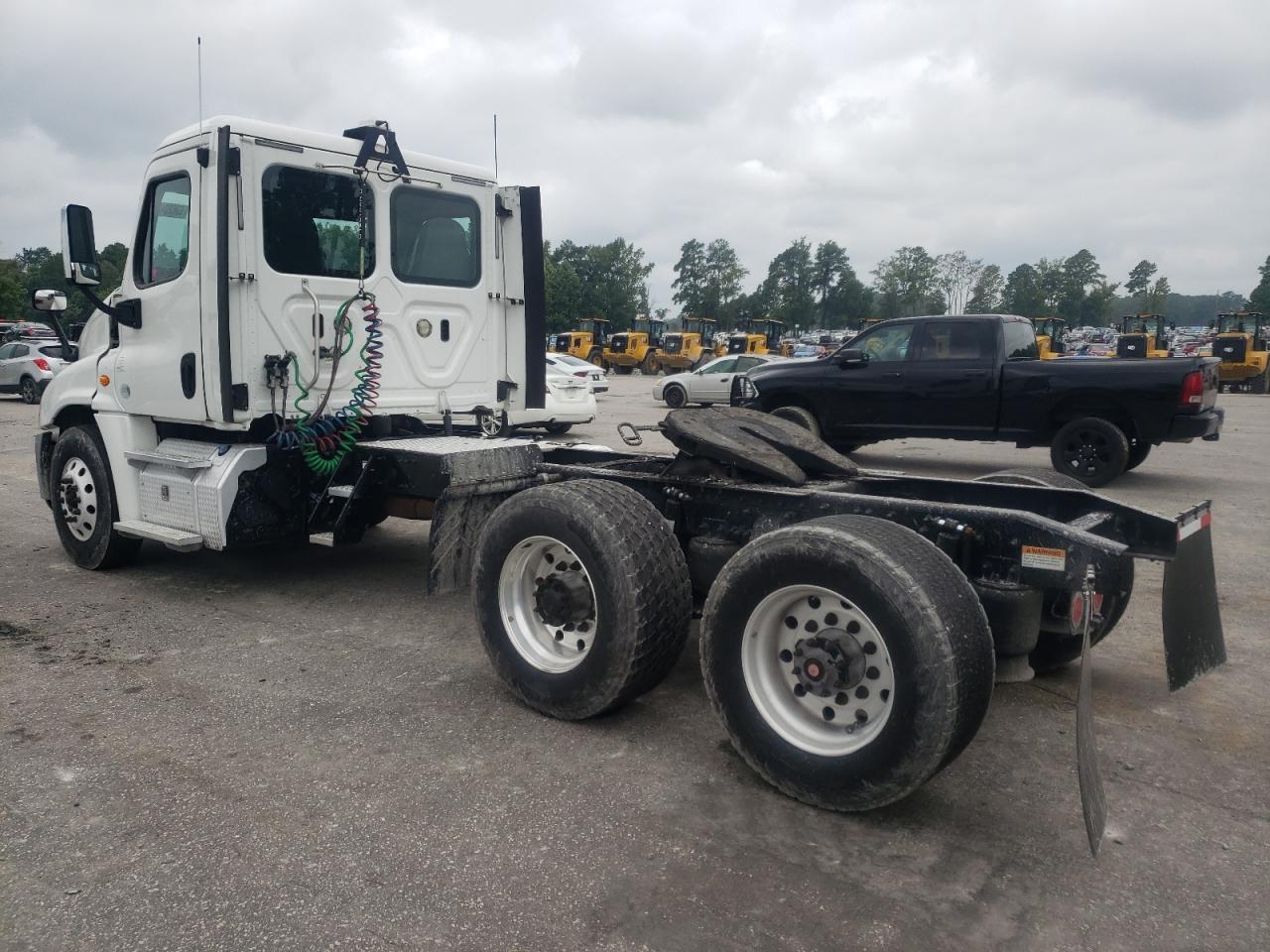 Freightliner Cascadia 1 Image 3