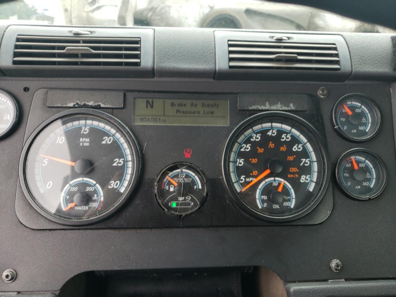 Freightliner Cascadia 1 Image 7