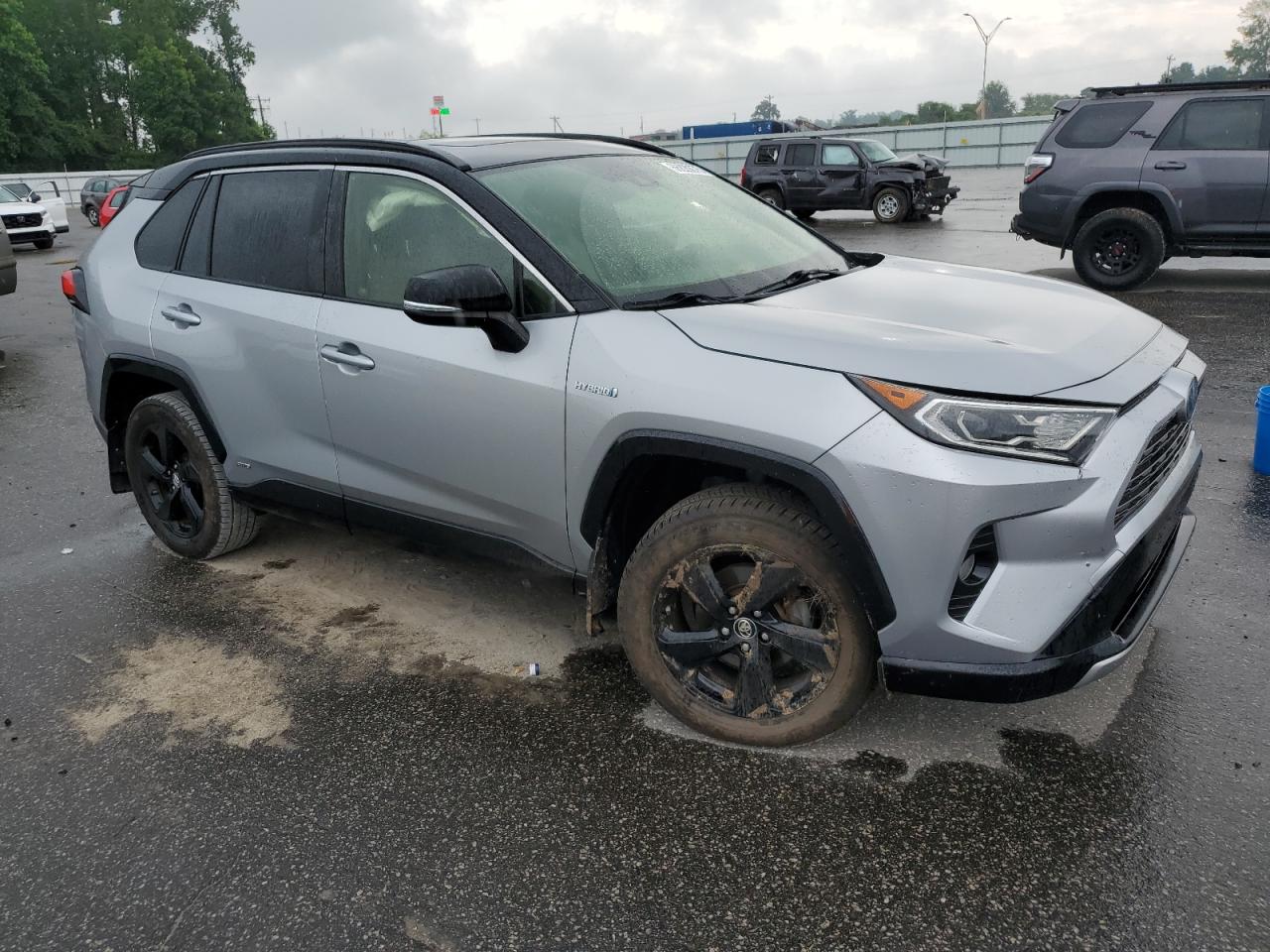 Toyota RAV4 Xse Image 6