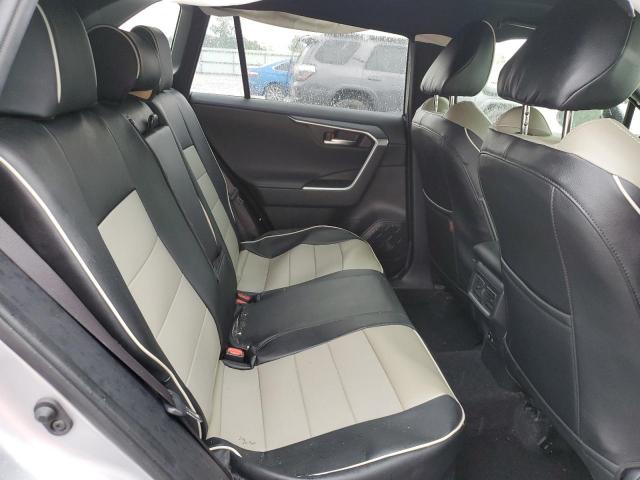 Toyota RAV4 Xse Image 8