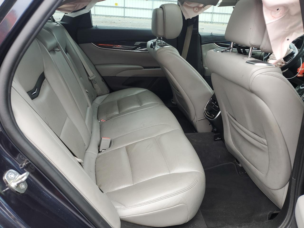 Cadillac XTS Premium Collection Image 2