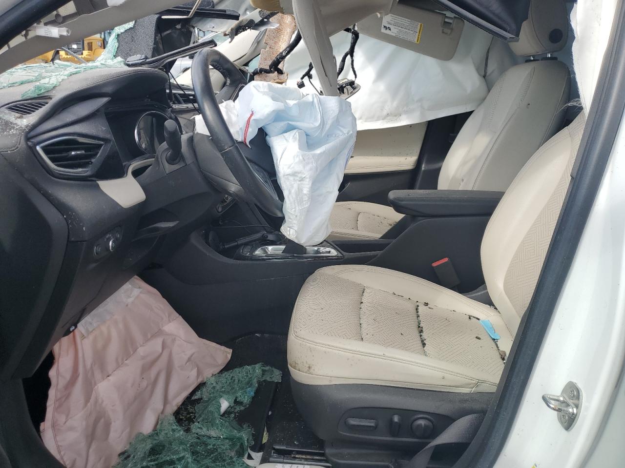 Buick Encore Essence Image 5