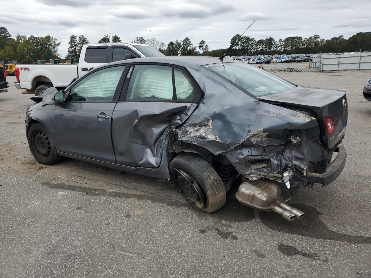 Volkswagen Jetta S Image 2