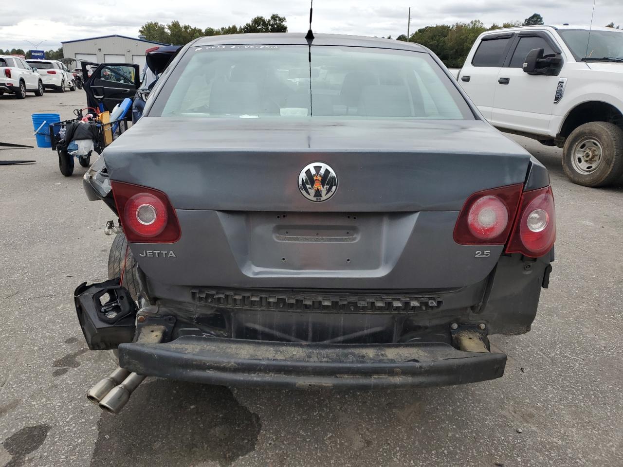 Volkswagen Jetta S Image 6