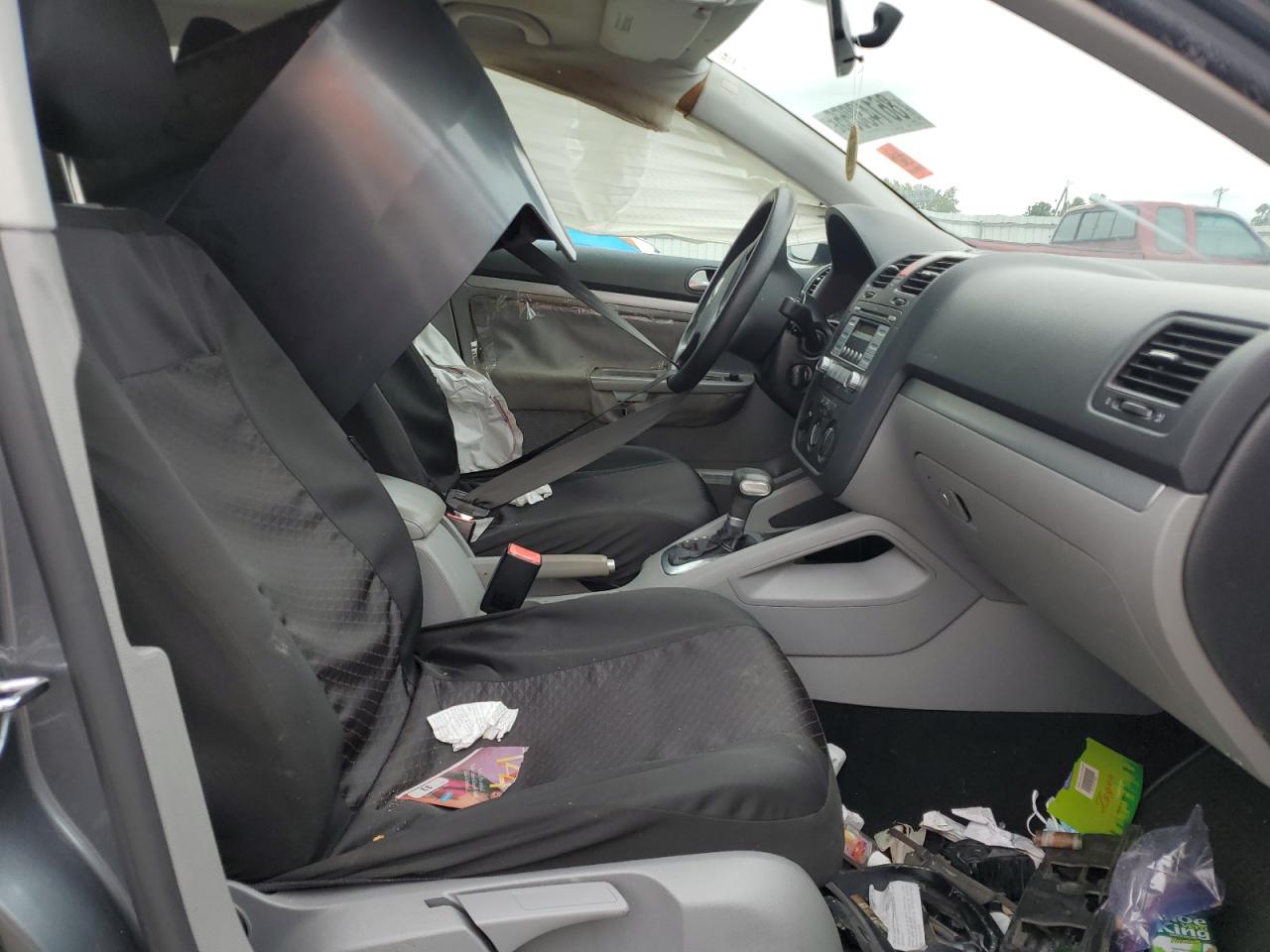 Volkswagen Jetta S Image 8