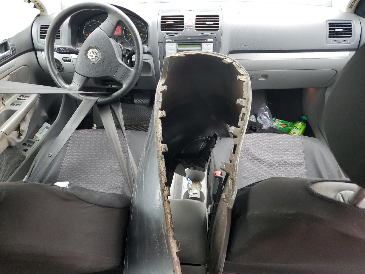 Volkswagen Jetta S Image 12