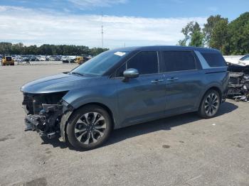  Salvage Kia Carnival