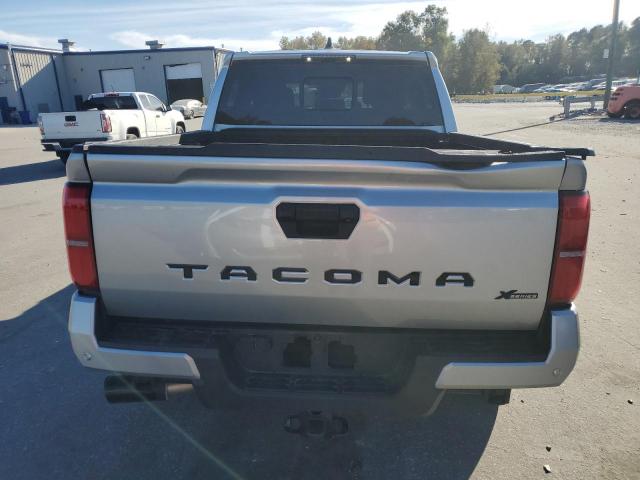 Toyota Tacoma Double Cab Image 12
